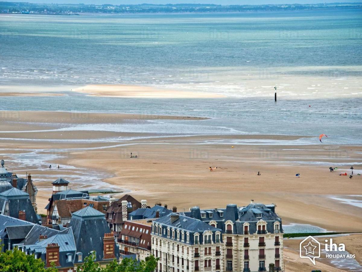 Proche De La Mer 2 Adultes Et 2 Enfants Apartment Houlgate Exterior photo